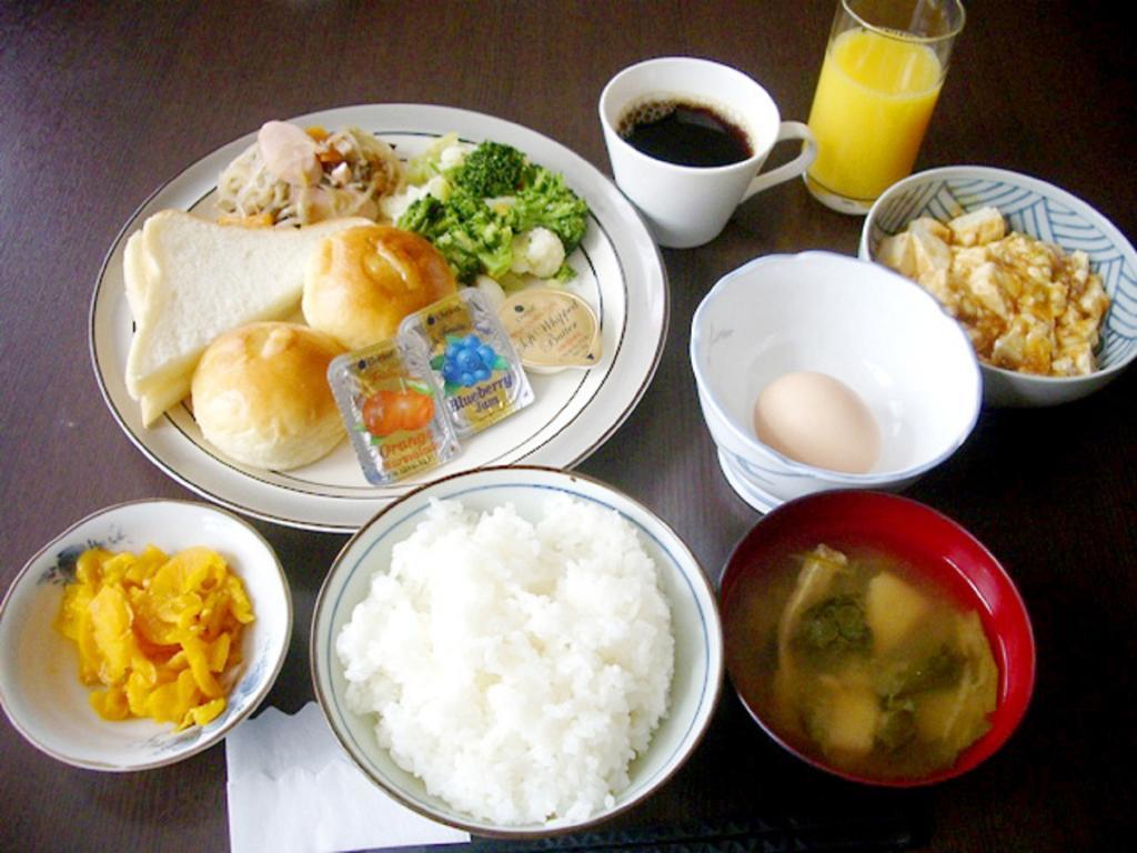 Hotel Crown Hills Imabari Railway Station Exteriör bild