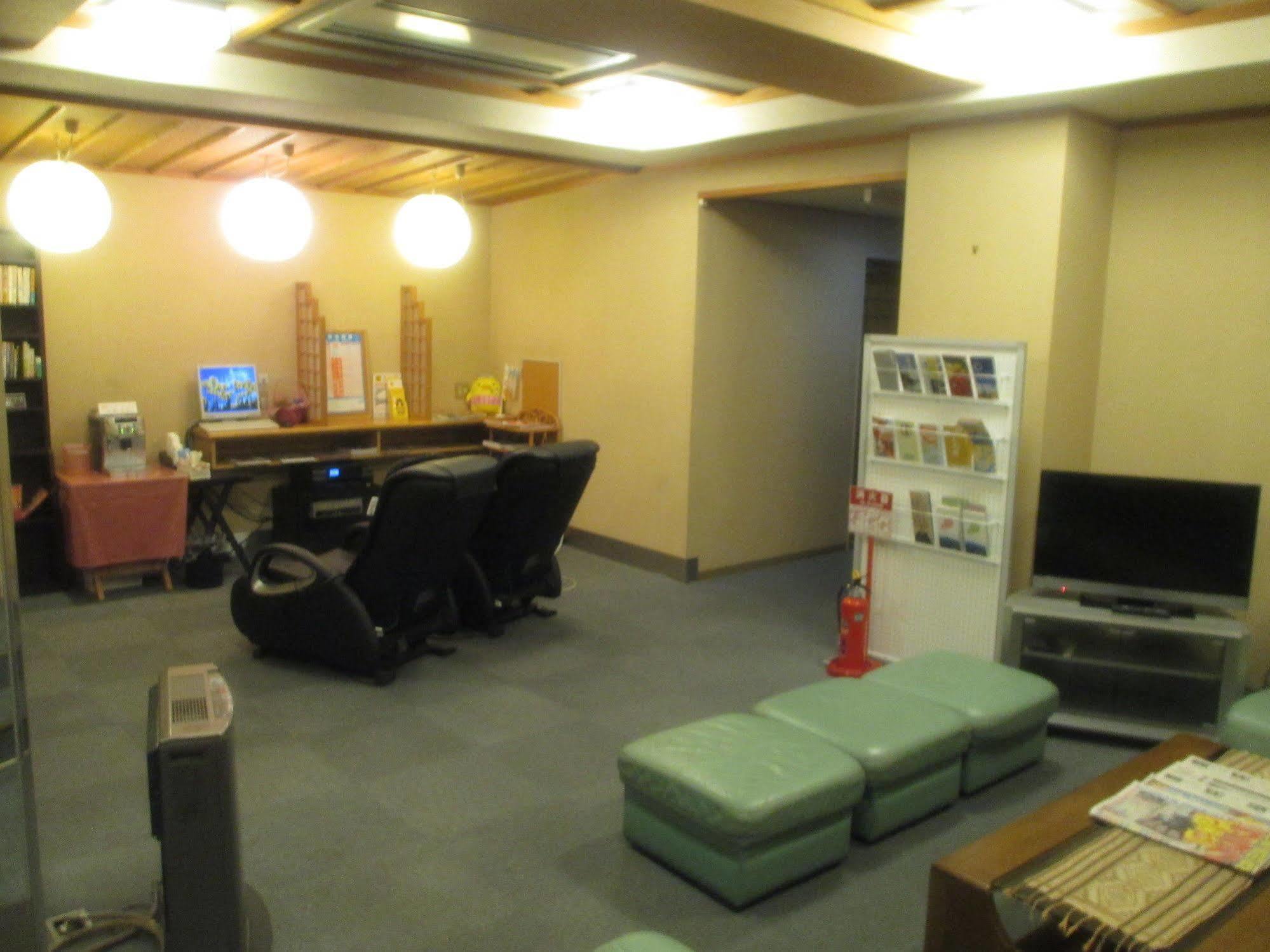 Hotel Crown Hills Imabari Railway Station Exteriör bild