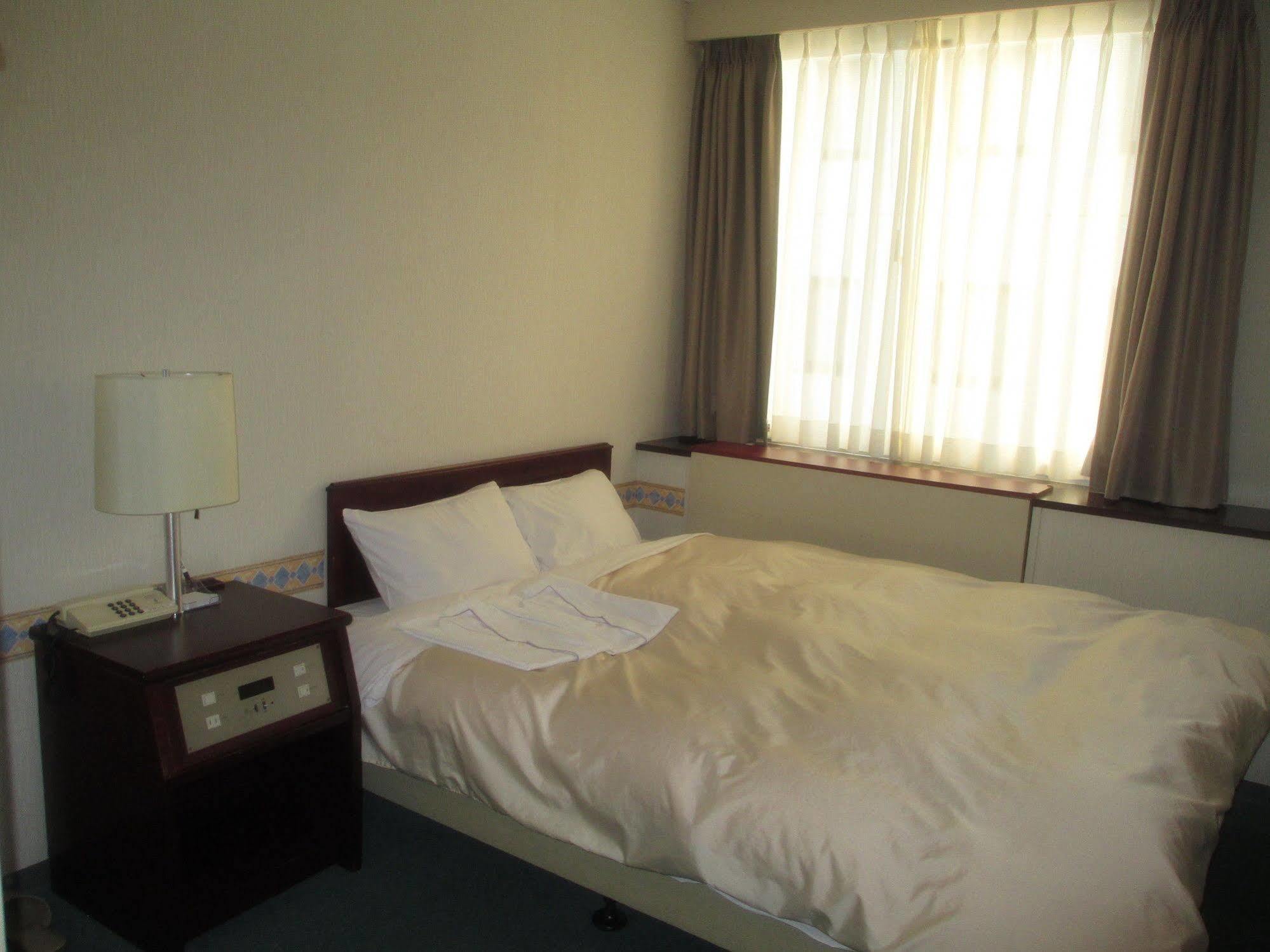 Hotel Crown Hills Imabari Railway Station Exteriör bild