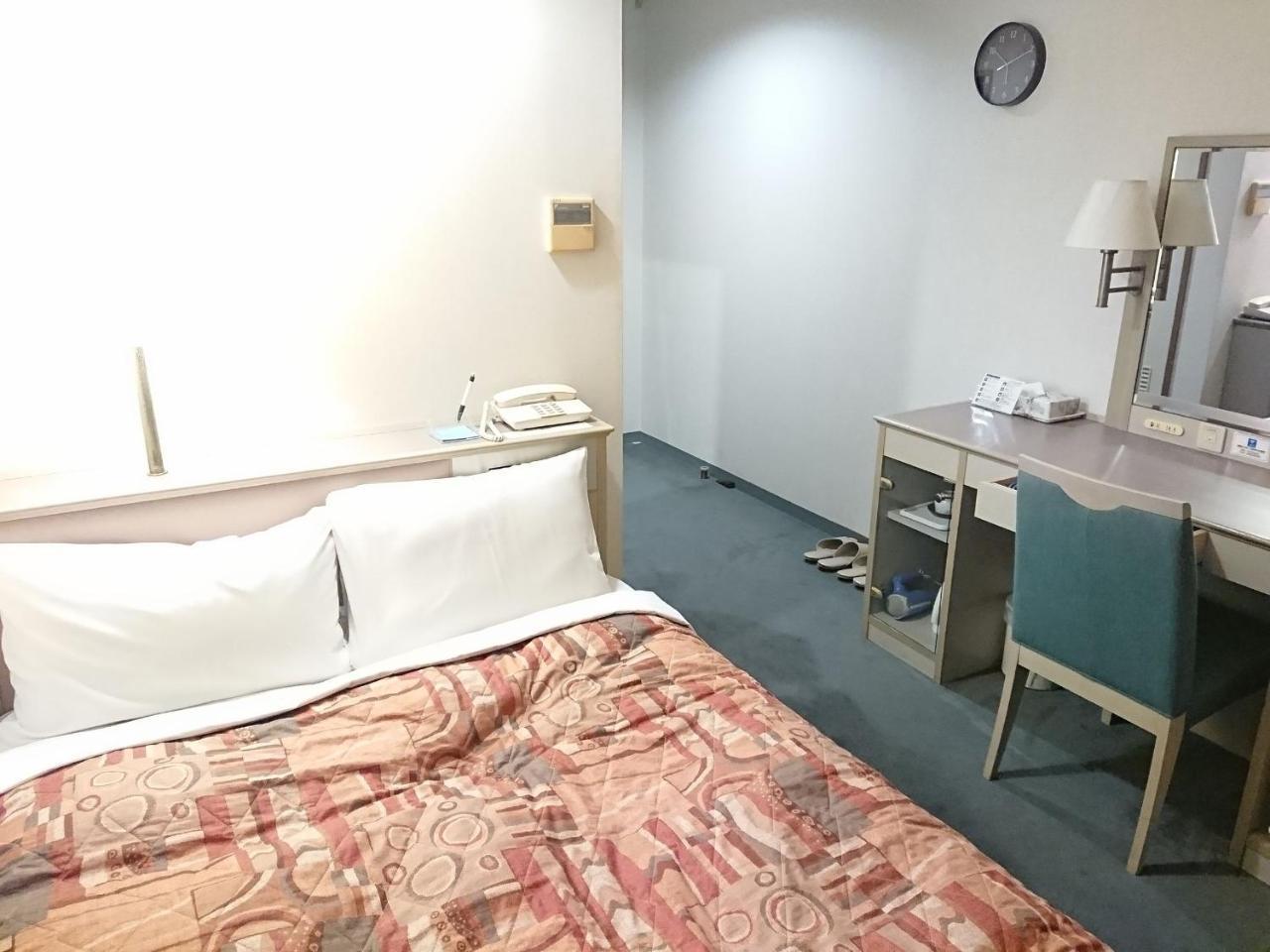 Hotel Crown Hills Imabari Railway Station Exteriör bild